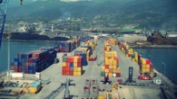 Dış ticaret rakamları açıklandı. Nisan ayında ihracat azalırken, ithalat arttı. Avrupa Birliği ülkelerine ihracatta ise önceki ayların aksine artış görüldü. Türkiye İstatistik Kurumu (TÜİK) Nisan ayına ilişkin dış ticaret rakamlarını açıkladı. Buna göre ihracat yüzde 0,9 azalarak 12 milyar 520 […]