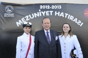 75 öğrencinin mezun olduğu okulda dönem birincisi Ömer Bozkurt’un başarı