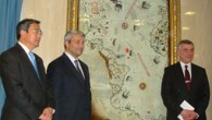 Törene, IMO Genel Sekreteri Koji Sekimizu, Türkiye’nin Londra Büyükelçisi Ünal Çeviköz, Baskonsolos Ahmet Demirok, Eski Deniz Kuvvetleri Komutanı Emekli Amiral Metin Ataç, Piri Reis Ünivetrsitesi Rektörü Prof. Dr. Osman Kamil Sağ, AK Parti Genel Başkan Yardımcısı Hüseyin Tanrıverdi ve IMO […]