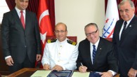 İstanbul Liman Başkanlığı ve Miami Dade Dante B. Fascell Limanı arasında Uluslararası Kardeş Limanlar Antlaşması imzalandı. İstanbul Liman Başkanlığı’nda gerçekleşen imza törenine Deniz Ticareti Genel Müdür Yardımcısı Mustafa Azman, Deniz Ticareti Genel Müdürlüğü İstanbul Liman Başkanı Hüseyin Gani Aygün, Miami-Dade […]