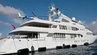 Kuveytli işadamı Yusuf Ahmed Alghanim’in ‘Salamar’ isimli lüks yatı önceki gün Bodrum Palmira Yalıkavak’a demirledi. Alghanim Industries isimli şirketin sahibi olan Yusuf Ahmed Alghanim’in 250 milyon dolar değerindeki yatında; beş güverte, 17 kamara, helikopter, asansör, yemek salonu, spor salonu, iki […]