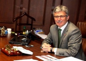 Gölcük Belediye Başkanı Mehmet Ellibeş, söz konusu bölgede sahildeki arazilerin