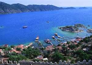 Antalya’nın Demre İlçesi’nde mavi yolculuğa çıkanların vazgeçilmezi Kekova Koyu, sualtı
