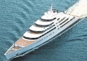 Bremen’deki Lurssen tersanesi tarafından “Proje Azzam” kod adıyla yapılan 180