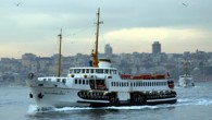 Şehir Hatları’nın filosuna ilk etapta 4, toplamda 10 yeni yolcu gemisi katılıyor. Son teknoloji ürünü gemilerden engelli yolcular daha kolay faydalanabilecek. Yüksek manevra kabiliyetli, hızlı, konforlu ve iki yönlü hareket kabiliyetine sahip olacak yeni gemiler, mevcut yanaşma manevrasından farklı olarak […]