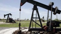 Batı Teksas türü ham petrol (WTI) dünyanın en büyük ikinci petrol tüketicisi Çin’de ekonomik büyümenin yavaşlaması ile üç haftalık yükselişin ardından düşüşe geçti.  Petrol vadelileri New York’ta yüzde 0.8 kadar geriledi. Çin’de büyüme, imalat verileri ve sabit gelirli varlıklara yatırımların […]