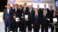 Uluslararası Nakliyeciler Derneği Geleneksel İstanbul İftar Yemeği 24 Temmuz 2013 tarihinde Haliç Kongre Merkezi’nde gerçekleştirildi. Kamu, sivil toplum kuruluşları ve UND üyesi firma temsilcilerinden oluşan yaklaşık 1.000 kişinin katıldığı iftar yemeği, Yılın Sürücüsü ve Yılın Tepe Yöneticisi ödül törenlerine de […]