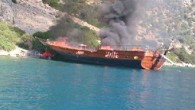 Muğla’nın Marmaris İlçesi’ne bağlı Bozburun Beldesi’ndeki Germe Koyu açıklarında, makine dairesinde arıza meydana gelen gezi teknesi alev alev yandı. Olay sırasında sahilde bulunan 7 İtalyan yolcu, şans eseri kurtuldu. Tekne kaptanı ve bir mürettebatın tüm çabalarına rağmen 24 metrelik gulet […]