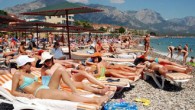 Antalya’ya ocak-temmuz döneminde gelen yabancı turist sayısında geçen yıla göre yüzde 7,7 artış oldu. Akdeniz Turistik Otelciler ve İşletmeciler Birliği (AKTOB) Ar-Ge Biriminden yapılan yapılan yazılı açıklamaya göre, Antalya’ya gelen yabancı ziyaretçi sayısı, ocak-temmuz döneminde yüzde 7,7’lik artışla 5 milyon […]