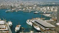 Türk ve Yunan limanları arasında taşımacılık için düzenli deniz hatları kurulacak. Kruvaziyer gemileri iki ülkeye de uğramaya teşvik edilecek. Ortak gemi ve yat inşası ile tarımda işbirliği de gündemde Sakız Adası’ndan Türkiye’ye sokulmak istenen silahların yakalanmasıyla güvenlik alanında sıkı ilişki […]