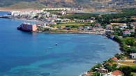 Türkiye’nin en bakir coğrafyalarından Karaburun Yarımadası’nda yaşayanlar, bölgelerine yönelik balık çiftliği, taşocakları, rüzgâr santralları tehditlerine karşı eylemliliğe geçti. 15 Ağustos’ta İzmir’e doğru yürüyecek yurttaşlar ve çevreciler, hafta sonu da “Karaburun’a İyi Bak” buluşması gerçekleştirecek. Yarımada Ortak Yaşam Platformu tarafından düzenlenen […]