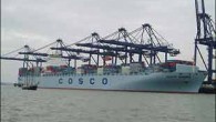 Geçtiğimiz ayın başlarında COSCO Grup Başkanı Wei Jiagu’nun görevini bırakmasının ardından yeni liderliğin bir parçası olarak görülebilecek bir hareket ile COSCO Grup, 13 yaşlı gemisini söküme gönderme planını öne çekti. Söküme gidecek olan gemilerden dört konteyner gemisinin kapasitesi 11,207 TEU, […]