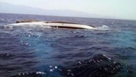 Kargı Adası açıklarında, 11 metre uzunluğundaki yelkenli bir tekne, henüz nedeni bilinmeyen bir sebepten dolayı battı. Bitez beldesi açıklarında alabora olan tekne içinde bulunan 2’si çocuk toplam 9 Suriyeli kaçak, Sahil Güvenlik ekipleri tarafından kurtarıldı. Türkiye’ye yasa dışı yollarla giriş […]