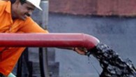 Petrol fiyatlarında, Mısır’da tansiyonun giderek yükselmesi ve ABD stok verilerinin etkisi ile başlayan yukarı hareket devam ediyor. Dün NYMEX’de son 5 ayın en yüksek seviyesi olan 107.87 Dolar seviyesini gören ve 107.33 Dolar/varil seviyesinden kapanan Batı Teksas petrolü, bu sabah […]