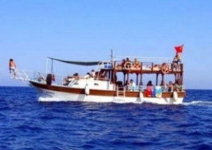 Sinop’ta turizm sezonunda ilgi gören tekne turlarına düzenleme getirildi. Tekne