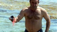 Türkiye’nin gözde tatil merkezlerinden Çeşme’de vatandaşların denize girdiği sırada birçok kişi, aniden balıkların saldırısına uğradı. Vatandaşlar soluğu hastanede aldı. Çeşme’de Azmak koyunda denize giren vatandaşlar, bir anda balıklar tarafından ısırıldıklarını fark etti. Kısa süren paniğin ardından vatandaşlar, cam göz adıyla […]