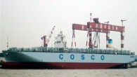 COSCO yeni 13,386 TEU kapasiteli gemisi COSCO England’ı teslimaldı. Çin merkezli COSCO, tanesi 166 milyon dolar değerinde olan ve 2008 yılında Nantong COSCO KHI Ship Engineering’e verdiği sekiz gemilik siparişin üçüncü gemisini teslim aldığını açıkladı. Yeni inşa gemi CKYH Asya […]