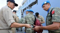 Lübnan’da Birleşmiş Milletler bünyesinde geçici olarak görevlendirilen Türk askerlerini taşıyan gemi, sabah saatlerinde İskenderun Limanı’na ulaştı. Liman çevresinde askeri gemilerin ve sahil güvenlik ekiplerine ait hücum botların sıkı güvenlik önlemi almaları dikkat çekti. Lübnan’dan gelen askerler için saat 09.00’da İskenderun […]