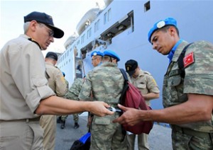 Lübnan’da Birleşmiş Milletler bünyesinde geçici olarak görevlendirilen Türk askerlerini taşıyan