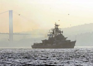 Rus donanmasına bağlı Kashin sınıfı 810 borda numaralı güdümlü füze