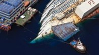 İtalya’nın batısındaki Giglio Adası açıklarında 13 Ocak 2012’de kayalıklara çarparak yan yatan Costa Concordia kruvaziyeri, 20 ay aradan sonra 16 Eylül’de yüzdürülecek.  ALİAĞA’YA MI GELECEK Yan yatmış gemi 65 derece döndürülerek römorkörle çekilecek hale getirilecek. 300 kişinin görev alacağı operasyon […]