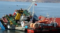 İzmit Limanı’ndan aldığı yükü Lübnan ve Mısır’a götürürken Marmara Adası açıklarında yük kayması sonucu yan yatıp batma tehlikesi geçiren çekildiği Balıkesir’in Erdek İlçesi’ndeki Narlı İskelesi’nde batan ‘Pasha’ adlı yük gemisinin çevresine sızıntıya karşı bariyer çekildi. Tanzanya bandıralı 63 metre uzunluğundaki […]