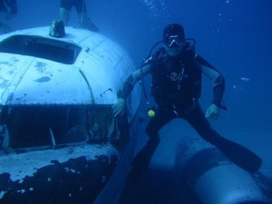 Kemer’in Üç Adalar Mevkiinde geçtiğimiz gün test amaçlı batırılan C-47