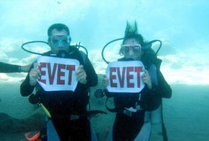 Sevgilisi Hatice Yener’e evlenme teklif etmeye karar veren Mustafa Bodur,