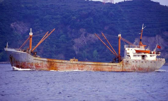 Anafarta isimli kum kosteri Karadeniz’de batıyor Savaş Denizcilik Şirketine ait