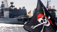 12 Ocak 2012 tarihinde, Hint Okyanusu’nun Somali açıklarında seyreden ”Patino” adlı bir İspanyol savaş gemisine saldırı girişiminde bulunan ve yakalanarak Madrid’e getirilen Somalili 6 deniz haydutu mahkemeye çıkarıldı. İspanyol savcılığı, yaşları 25 ila 33 arasında değişen 6 kişinin her biri […]