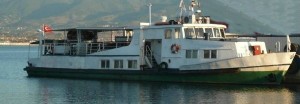 KARSAD iskelesi ön tarafında Karamürsel’de Kocaeli Büyükşehir Belediyesi, Karamürsel Belediyesi
