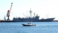 Soçi Kış Olimpiyatları kapsamında Karadeniz’e gelen ABD savaş gemilerinden USS Taylor Samsun limanına demirledi. Sabah saatlerinde Samsun’a gelen “USS Taylor (FFG-50)” isimli savaş gemisi, Samsunport Sanayi Rıhtımı’na demir attı. Geminin çevresinde deniz polisi önlem aldı. 2014 Soçi Kış Olimpiyatları kapsamında […]