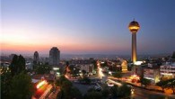 İzvestiya yazarlarından Natalya Savisko, “Bilinmeyen Türkiye” başlıklı makalesinde, kendi Ankara ve Konya deneyimini anlatıyor. Türkiye’yi daha yakından tanımak için denizden biraz uzaklaşmak gerektiğini ifade eden Rus gazeteci, “Uzun zamandan beri Türkiye sahillerinde, lüks otellerde tatil yapmaya alışık olan Ruslar, gerçek […]