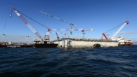 İstanbul-İzmir arasını 3,5 saate düşürecek otoyol projesi kapsamında yapımı devam eden İzmit Körfez Geçiş Köprüsü’nde çalışmalar tüm hızıyla sürüyor. Gelecek yıl hizmete açılacak köprü çalışmaları kapsamında, kule keson temellerinin önümüzdeki ay batırılması planlanıyor. Dünyanın en büyük orta açıklıklı 4. asma […]