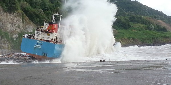 Kdz. Ereğli’de karaya oturan Panama bayraklı, LOA 80,29 m, DWT