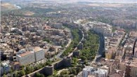 Barış süreci Diyarbakır türizmine ivme kattı. Kente gelen turist sayısı 2 katına çıkarken, kimi tur şirketlerinin rezervasyonlarında da yüzde 500 artış yakalandı. Rixos’un otel yapmaya hazırlandığı kentte Big Chefs de yer arıyor. Diyarbakır Sanayici ve İşadamları Derneği (DİSİ- AD) tarafından […]