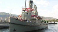 Çanakkale Deniz Zaferi’nin efsane mayın gemisi “TCG Nusret”in 8 Mart 1915’de Erenköy Koyu’na döktüğü mayınlarla tarihin akışını değiştirmede üstlendiği rol, 99 yıl sonra aynı yerde düzenlenecek seyir faaliyetiyle canlandırılacak. Deniz Kuvvetleri Komutanlığı Genel Sekreterliğinden yapılan açıklamaya göre, Çanakkale Deniz Müzesi […]