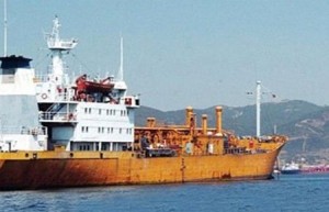 İzmit Körfezi’nde yıllardır demirli olarak duran, mahkemelik olan Panama bandralı