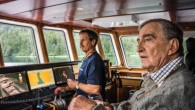 Koç Holding Yönetim Kurulu Onursal Başkanı Rahmi Koç Alaska’ya bir deniz yolculuğu gerçekleştirdi. Deniz tutkusuyla ön plana çıkan Koç Alaska gezisini “ALASKA” isimli kitabında topladı. Deniz Temiz Dergisi ise KOÇ’un Alaska yolculuğundan fotoğraflara yer verdi.