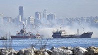  Yenikapı açıklarında “Yakamoz 5” adlı petrol tankerinde saat 11.50 sıralarında yangın çıktı. 240 m/t fuel oıl ve 145 m/t motorin yüklü tankerde, kazan dairesindeki patlama sonrası yangının çıktığı öğrenildi.  Kıyı Emniyeti Genel Müdürlüğü’nden yapılan açıklamada, 53 metre boyundaki geminin demirli […]