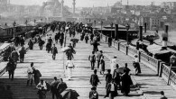 İstanbul-Haliç üzerinde Karaköy ve Eminönü’yü birleştiren “Galata Köprüsü”nün Osmanlı dönemindeki son yapımı ve açılışı bundan 102 yıl önce 14 Nisan 1912’de gerçekleşti. Köprünün inşa ihalesini, 15 yıllık bir başvuru süreci sonunda almayı başaran Alman M.A.N şirketi ile Osmanlı Hükümeti arasındaki […]