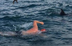 Ocean’s Seven Yüzme Maratonu’na katılan Adam Walker, yaptığı açıklamada, Cook