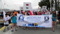 Türkiyenin ilk uluslararası optimist yarışları olma özelliği taşıyan organizasyonda 10 ülkeden yaklaşık 170 sporcu mücadele edecek. Türkiyenin çeşitli illerinden gelen yelkenciler, yürüyüşe Somadaki madencileri anmak için üzerinde madenci fotoğrafı ve sonsuzluk işareti baskısı bulunan tişörtler giyerek katıldı.   Bodrum Spor […]