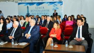 09 Mayıs 2014 Cuma – İzmir Büyükşehir Belediyesi öncülüğünde Çetin Emeç Salonu’nda gerçekleşen toplantının konuğu, Marmara Üniversitesi Avrupa Birliği Enstitüsü’nden AB Çevre Politikaları Uzmanı ve AB Türkiye Delegasyonu’nun Avrupa Takımı üyesi Yrd.Doç.Dr. Rana İzci oldu. Avrupa Birliği’nin çevre politikaları hakkında bilgi veren […]