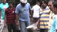 Chilaw’da çıkan şiddetli fırtına sırasında bazı köylerde evlerin damlarına ve bahçelere gökyüzünden balıklar yağdı. Sri Lanka’nın Chilaw eyaletinde köylere gökten balık yağdı. Independent gazetesinin haberine göre, Chilaw’da çıkan şiddetli fırtına sırasında bazı köylerde evlerin damlarına ve bahçelere gökyüzünden balıklar yağdı. […]