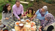 03 Mayıs 2014 Cumartesi – turizmhaberleri.com/ haber Merkezi Yıllardır köy turizmi ile ilgili pek çok haber yaptık, panellerde anlattık… Anadolu’daki birbirinden güzel köylerin ve misafirperver insanların biraz bilgilendirme ve değişikliklerle turizme kazandırılması gerekiyor. Artık köylerimiz birer birer turizme açılıyor. Yerel dinamikler, üniversite, […]