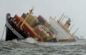 Hong Kong açıklarında iki yük gemisinin çarpışması sonucu 11 denizci