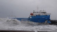 SAMSUN’da, 2 yıl önce fırtına nedeniyle batma tehlikesi geçirince dar bir boğazdan geçerek halk plajına sığınan kuru yük gemisi plaja verdiği zarar nedeniyle Büyükşehir Belediyesi’ne 288 bin 122 lira hasar bedeli ödedi. Samsun’da, 8 Şubat 2012′de fırtına nedeniyle batma tehlikesi […]