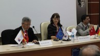 28 Mayıs 2014 Çarşamba – Akdeniz Üniversitesi Avrupa Birliği Araştırma ve Uygulama Merkezi (AKVAM) ve Berlin Alice Salomon Uygulamalı Bilimler Üniversitesi (ASH) tarafından yayınlanan, “Türkiye ve Almanya – Toplum, Sağlık ve Eğitimde Araştırma, Öğretim ve İşbirliği“ adlı kitabın yaklaşık 500 sayfalık baskısı […]
