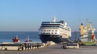 Çanakkale Liman İşletmesinden yapılan yazılı açıklamada, kruvaziyer turizmde Çanakkale’de mayıs ayında bin kişilik yolcu gruplarının ağırlandığının ifade edildi. Yetkililer, “FTI Berlin” adlı gemiyle kente gelen Alman turistlerin, bisikletleriyle Truva Antik Kenti’ni ziyaret edip kentin diğer tarihi ve turistik yerlerini gezdiği ifade edildi. Çanakkale Liman İşletmesinden yapılan […]